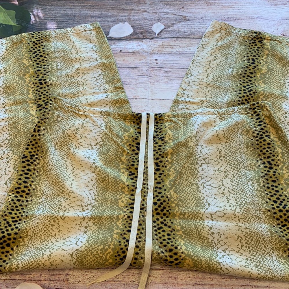 Victoria’s Secret Cheetah PJ Bottoms • Sz M • NEW! - Picture 8 of 10